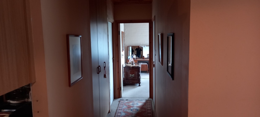 6 Bedroom Property for Sale in Bergsig Western Cape